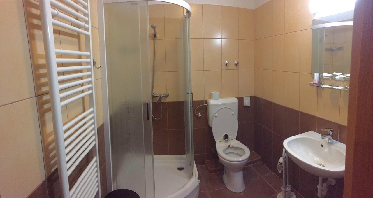 Hotel Halaszkert Badacsony باداتشونيتوماي المظهر الخارجي الصورة